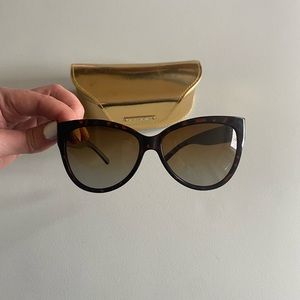 Tory Burch Tortoise  Sunglasses with Case